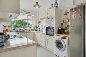 Kitchen- click for photo gallery